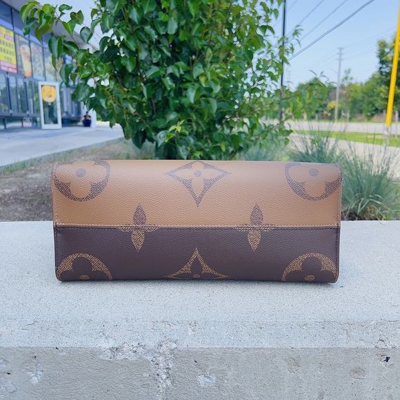 Louis Vuitton Reverse Monogram Giant Onthego MM bag - Picture 2 of 6